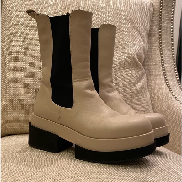 Paloma Barcelo Aimar Ivory Pull On Boot / Off White w Black / Womens Size 8 - Picture 3 of 15